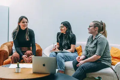 Employés de Done en réunion