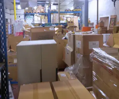 Invendus industriels dans l'entrepot